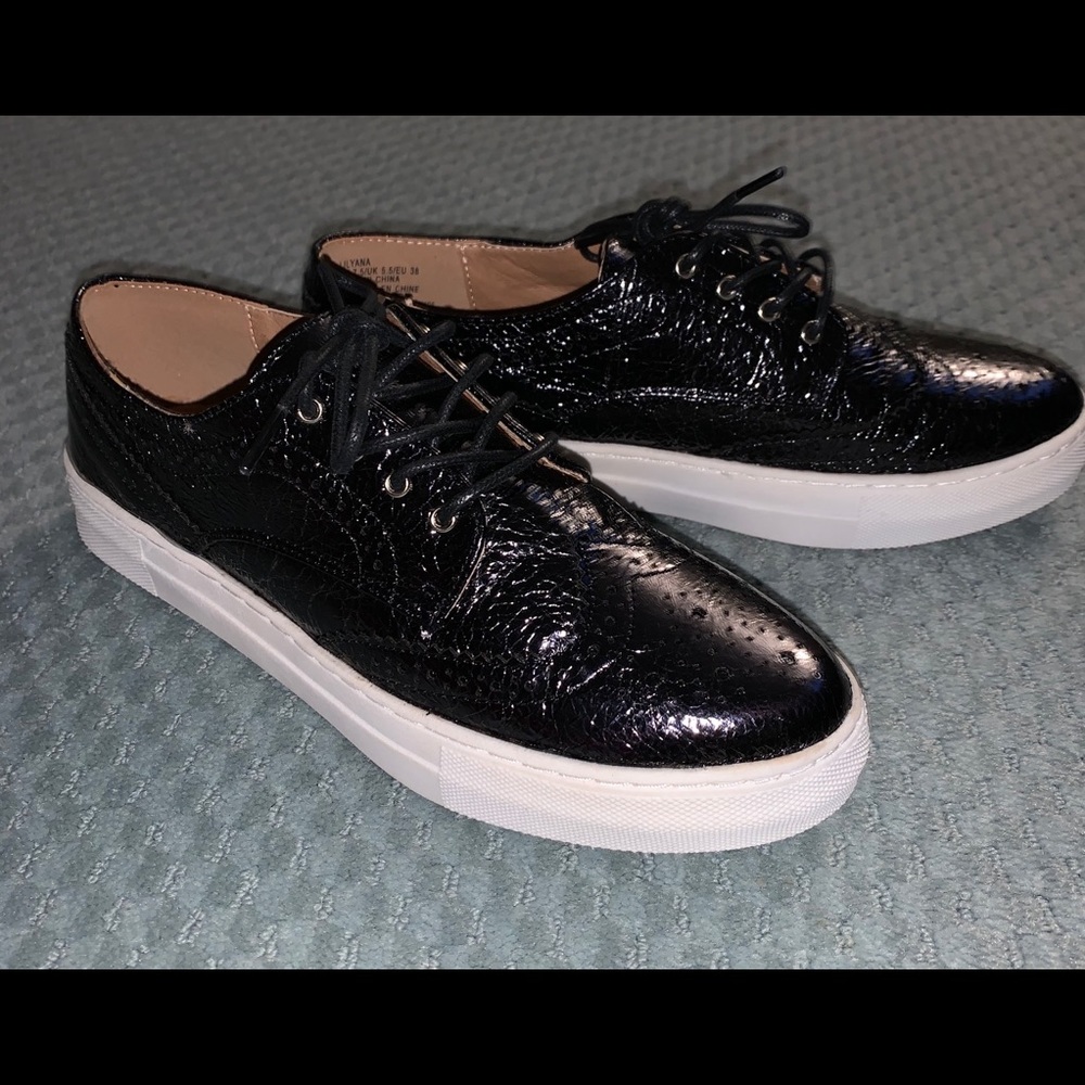 Platform Sneakers. Black patent leather.